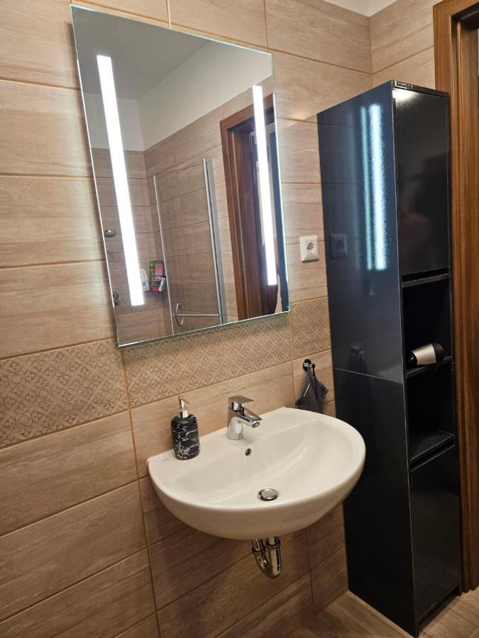N&Z Apartman Close To The Downtown Apartment Budapest Bagian luar foto